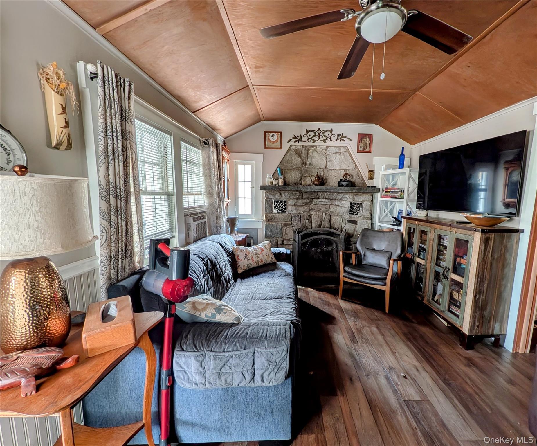 Single Family Catskill  Sullivan County, NY 12720, MLS-981430-16