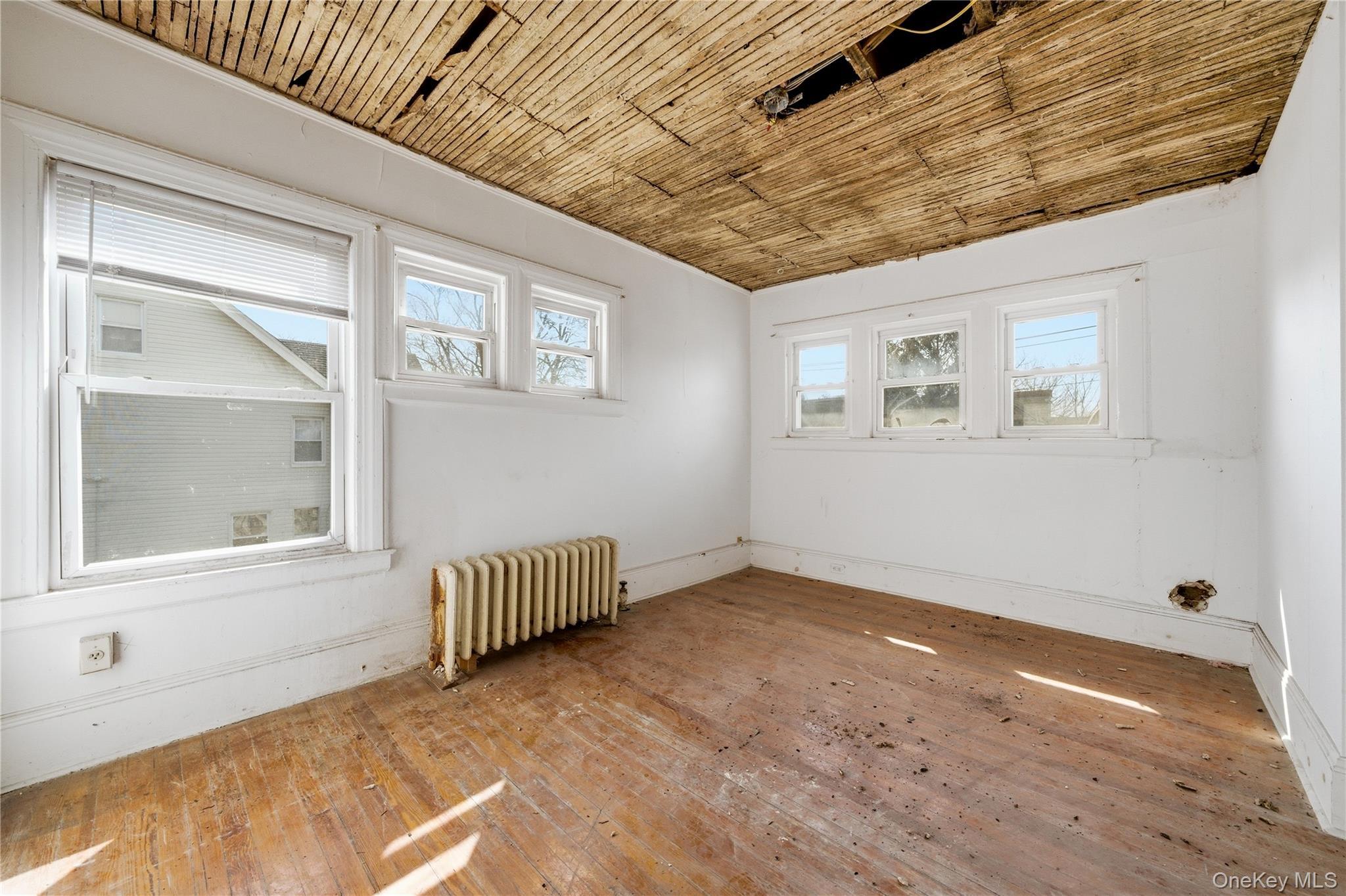 Single Family Dickens  Queens, NY 11691, MLS-981541-23