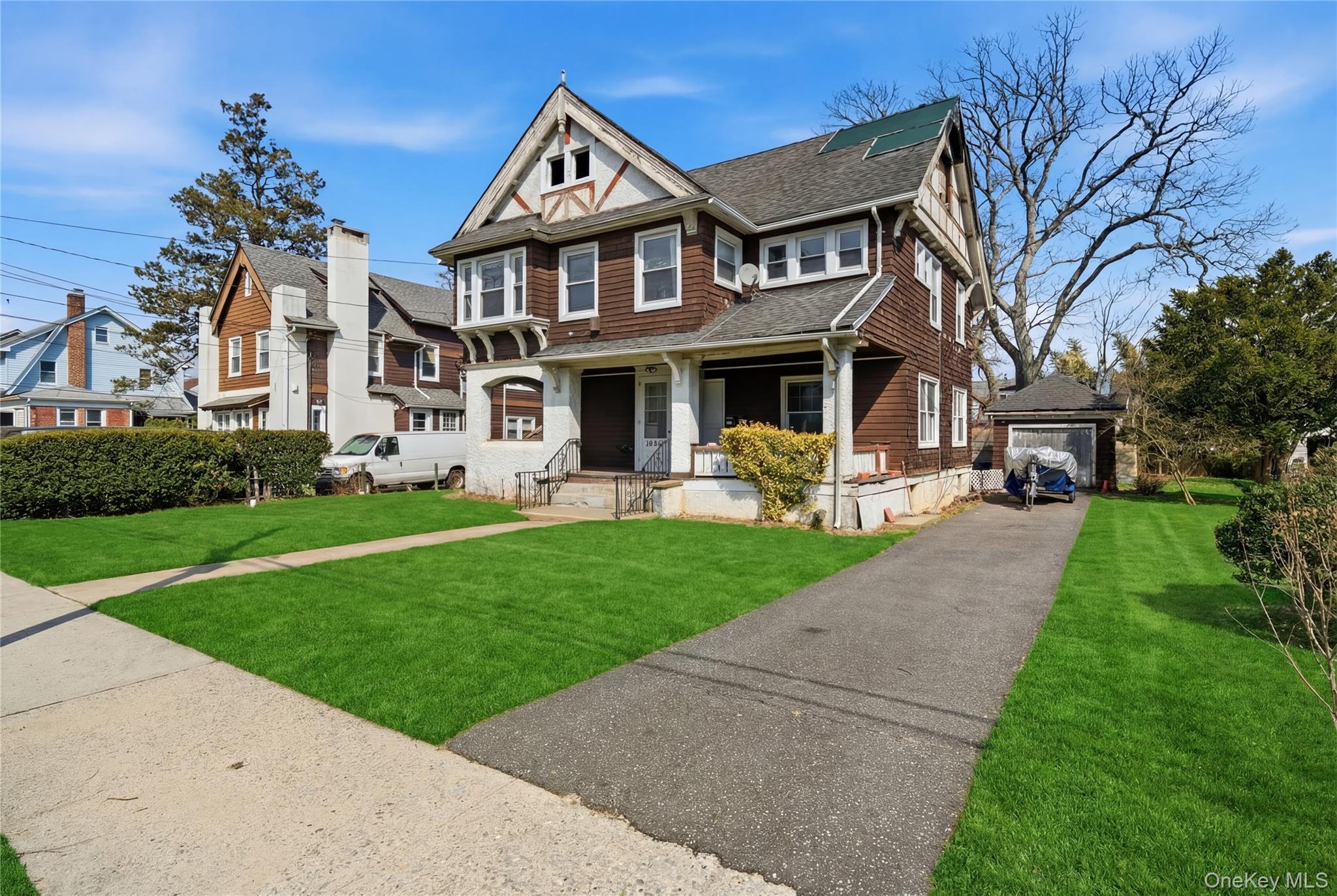 Single Family Dickens  Queens, NY 11691, MLS-981541-3