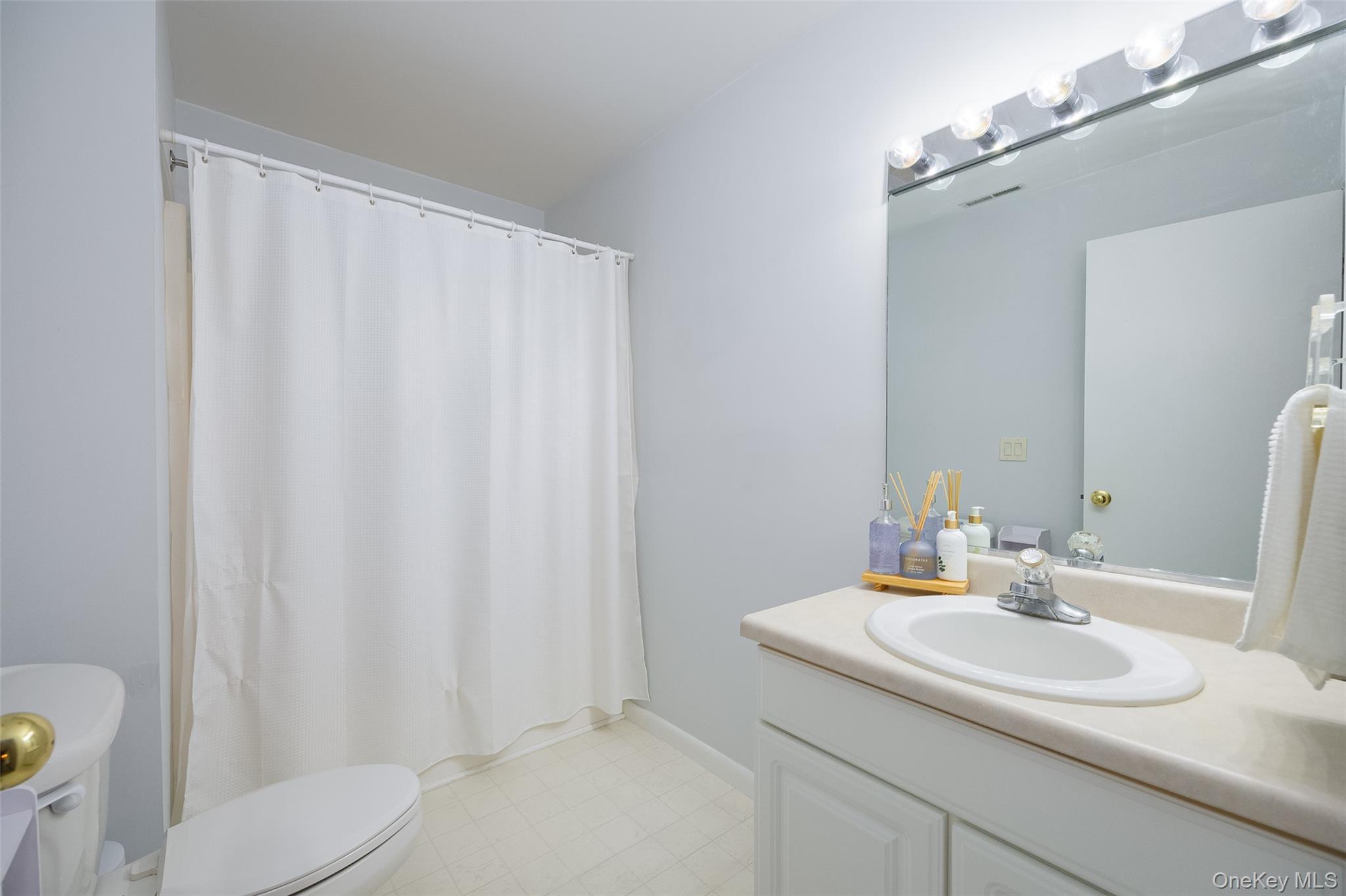 Condo Panorama  Dutchess County, NY 12603, MLS-981544-12