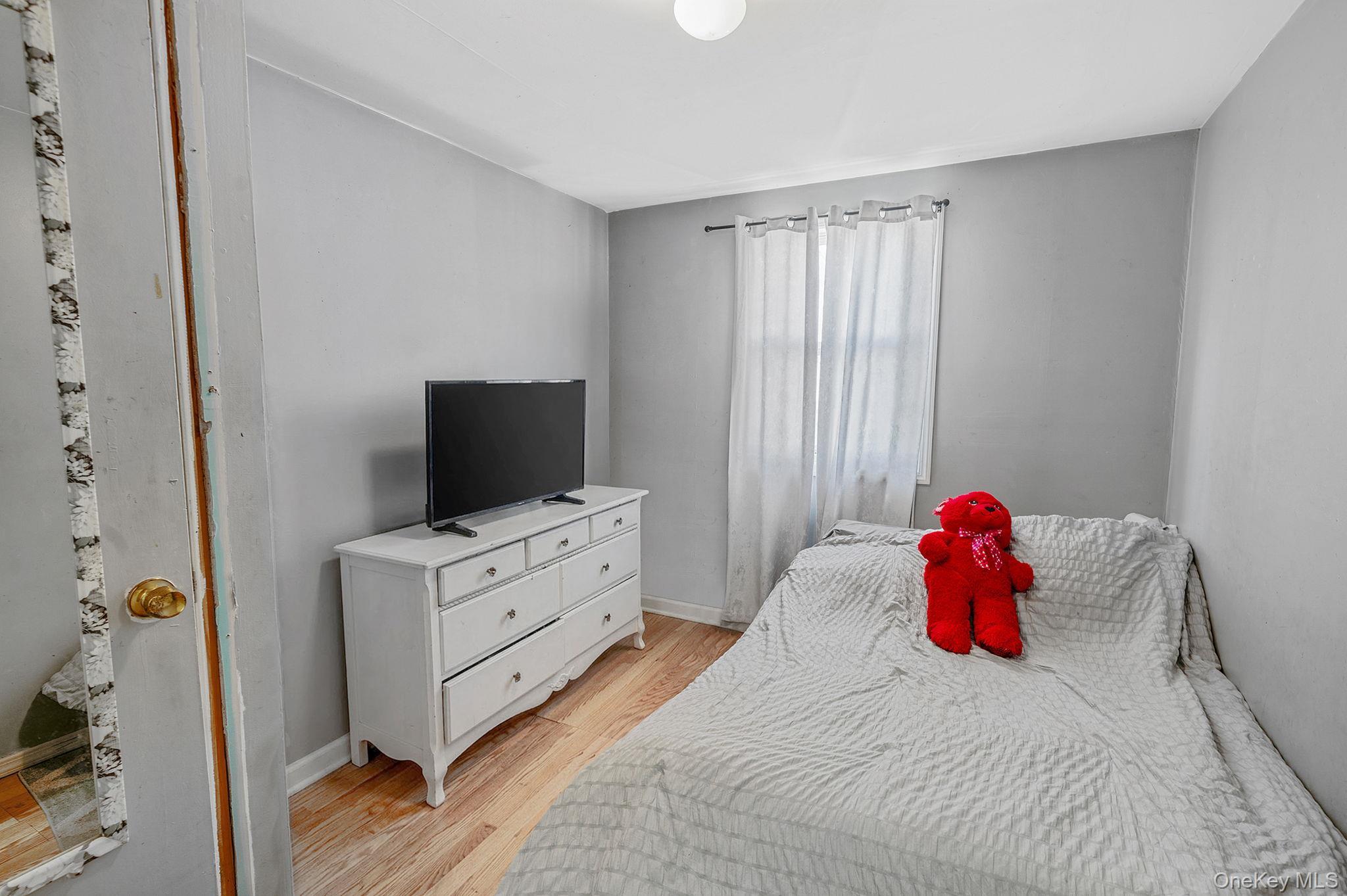 Single Family Wendy  Suffolk County, NY 11738, MLS-981550-12