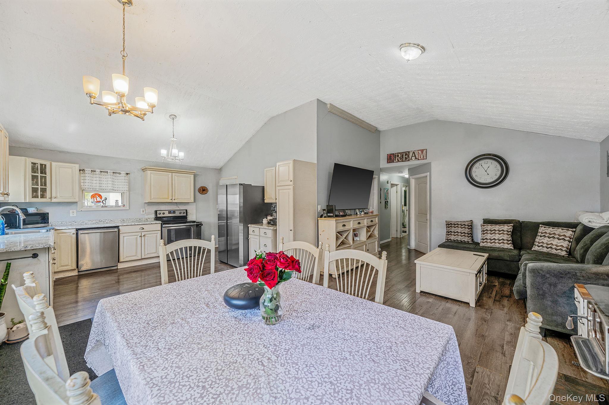 Single Family Wendy  Suffolk County, NY 11738, MLS-981550-5