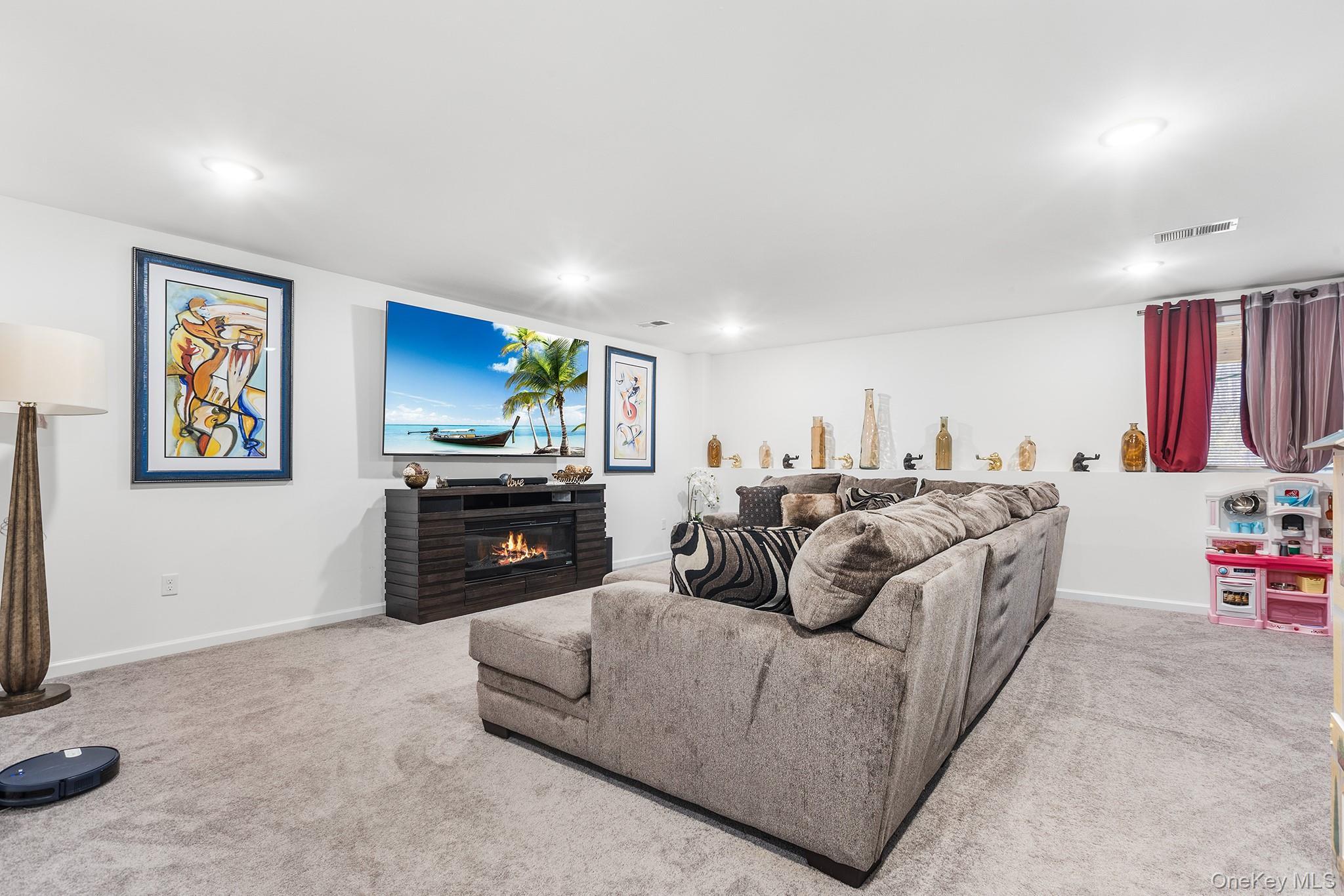 Single Family Magnolia Park  Orange County, NY 10940, MLS-981574-23