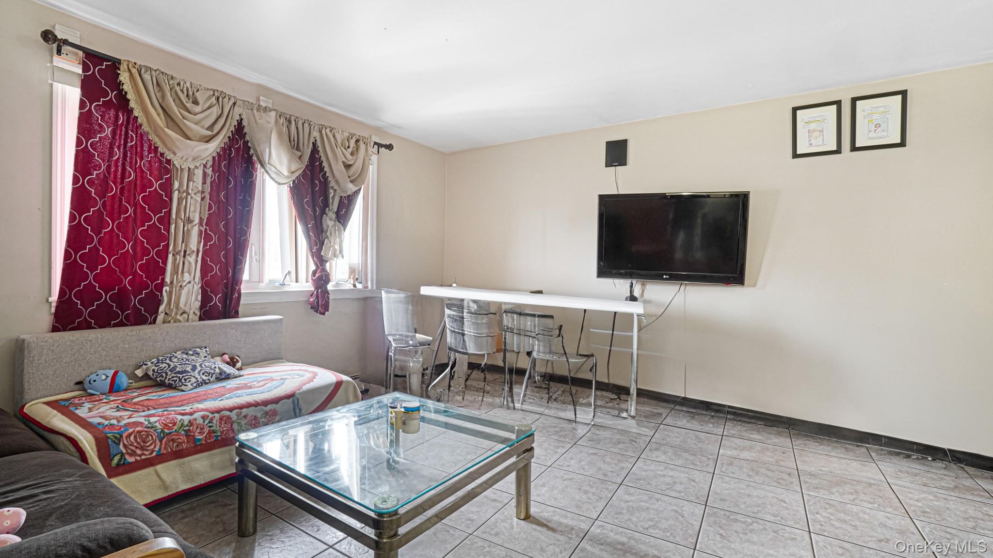 Single Family Garden  Suffolk County, NY 11706, MLS-981585-11