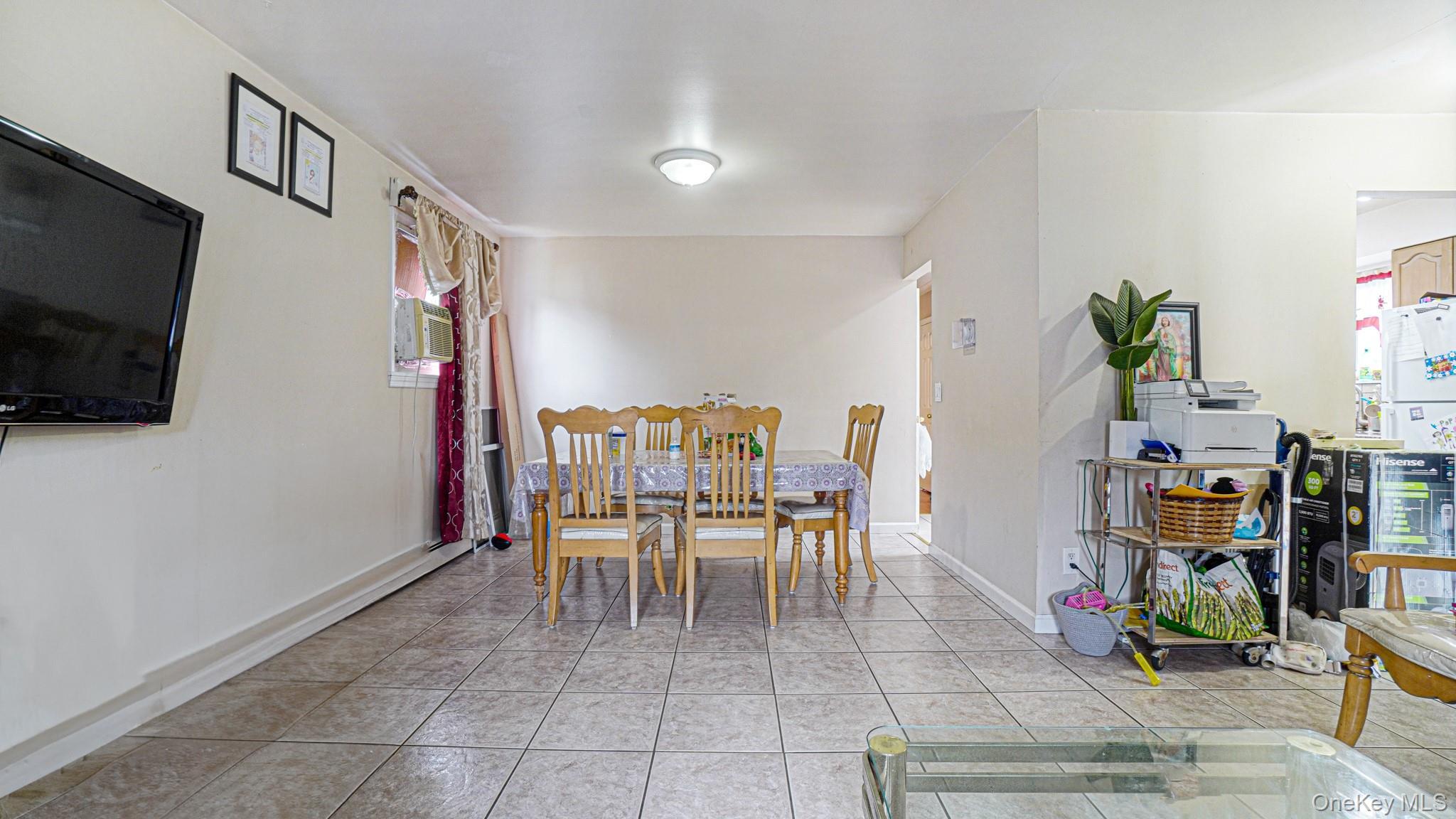 Single Family Garden  Suffolk County, NY 11706, MLS-981585-12