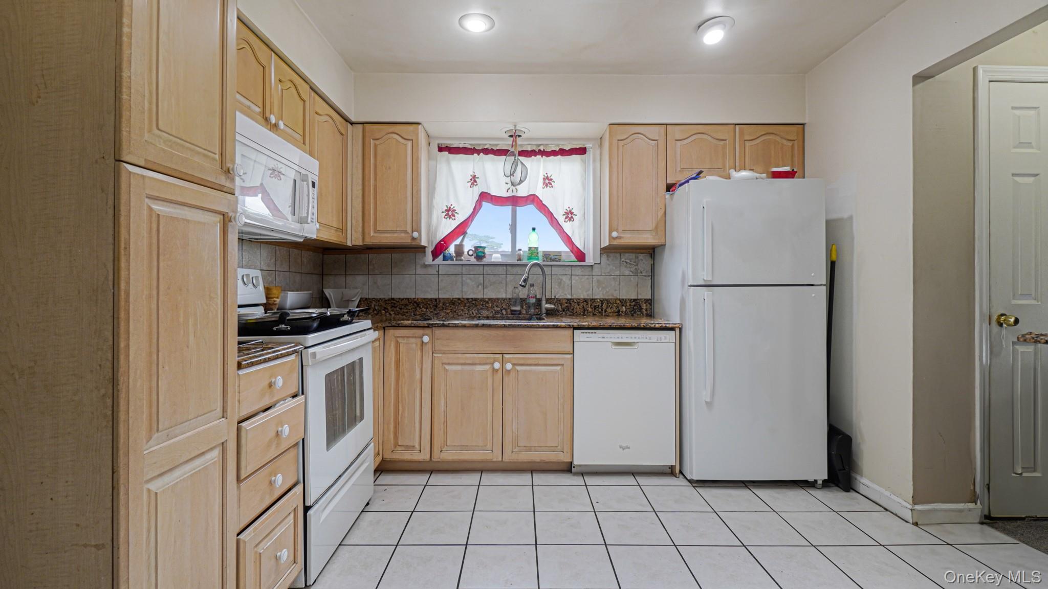 Single Family Garden  Suffolk County, NY 11706, MLS-981585-13