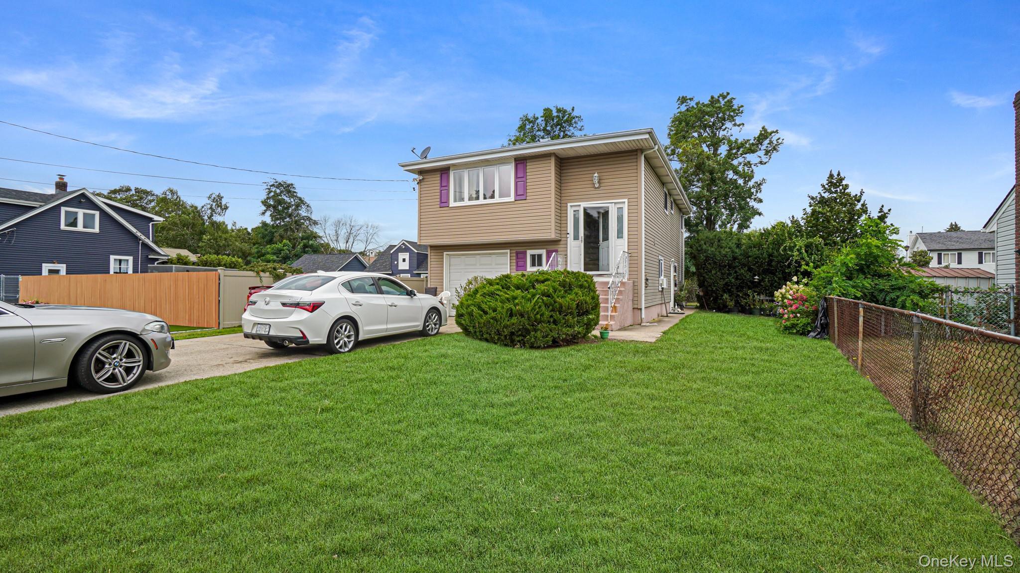 Single Family Garden  Suffolk County, NY 11706, MLS-981585-2