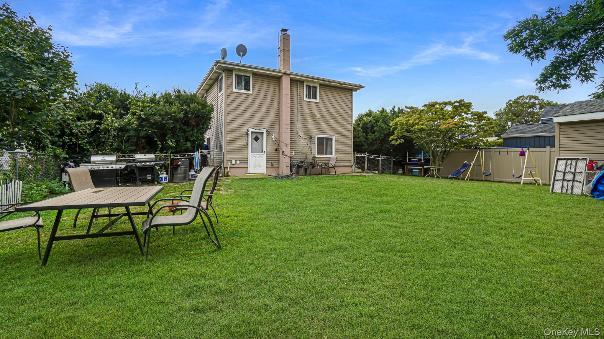 Single Family Garden  Suffolk County, NY 11706, MLS-981585-21