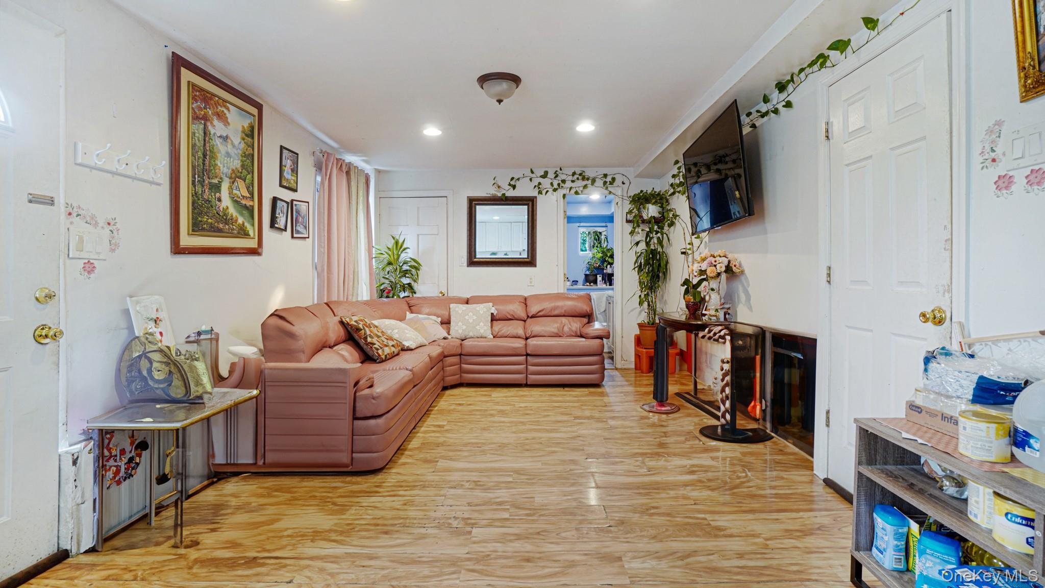 Single Family Garden  Suffolk County, NY 11706, MLS-981585-4