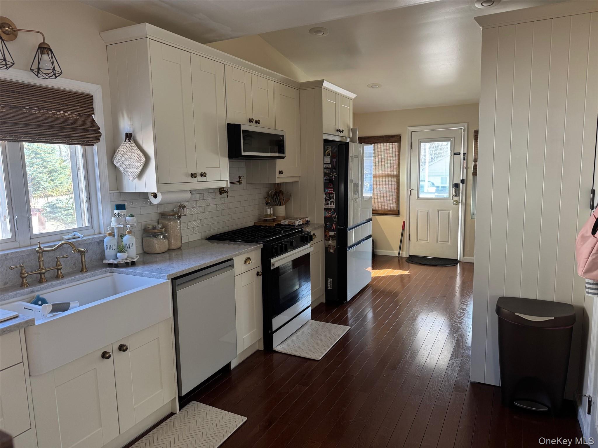 Single Family Wood  Nassau County, NY 11563, MLS-981593-11