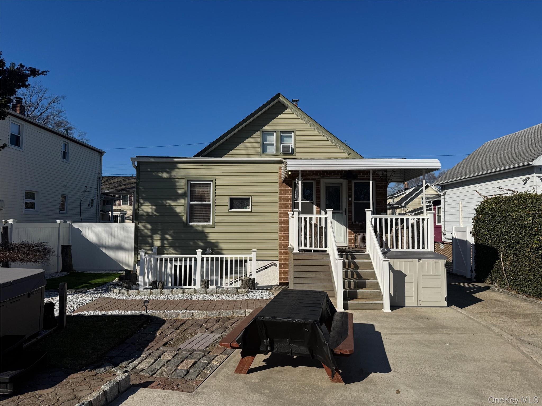 Single Family Wood  Nassau County, NY 11563, MLS-981593-8