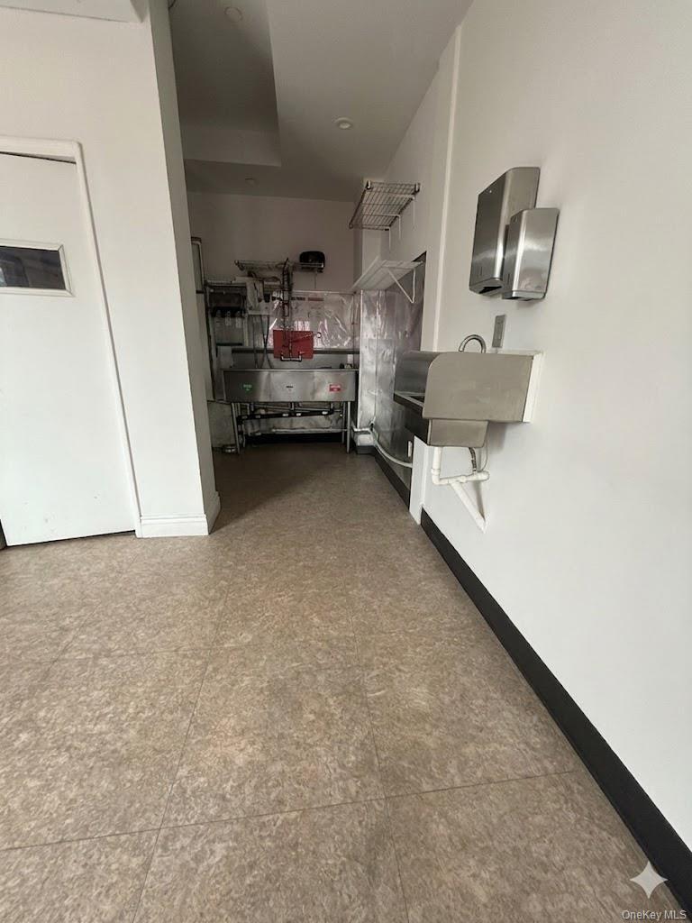 Commercial Lease Queens  Queens, NY 11373, MLS-981609-7