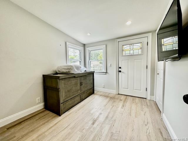 Single Family Sound  Suffolk County, NY 11944, MLS-981622-28