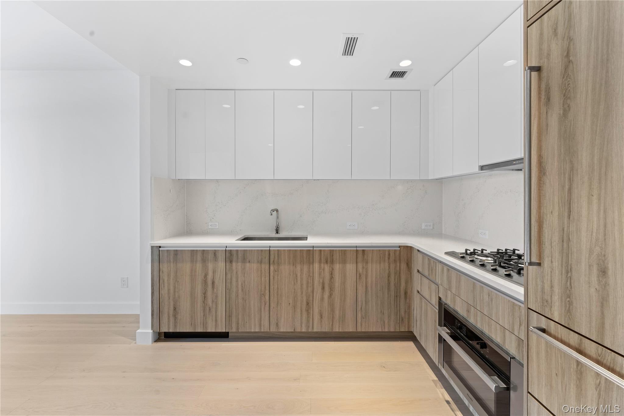 Condo Maple  Queens, NY 11355, MLS-981623-10