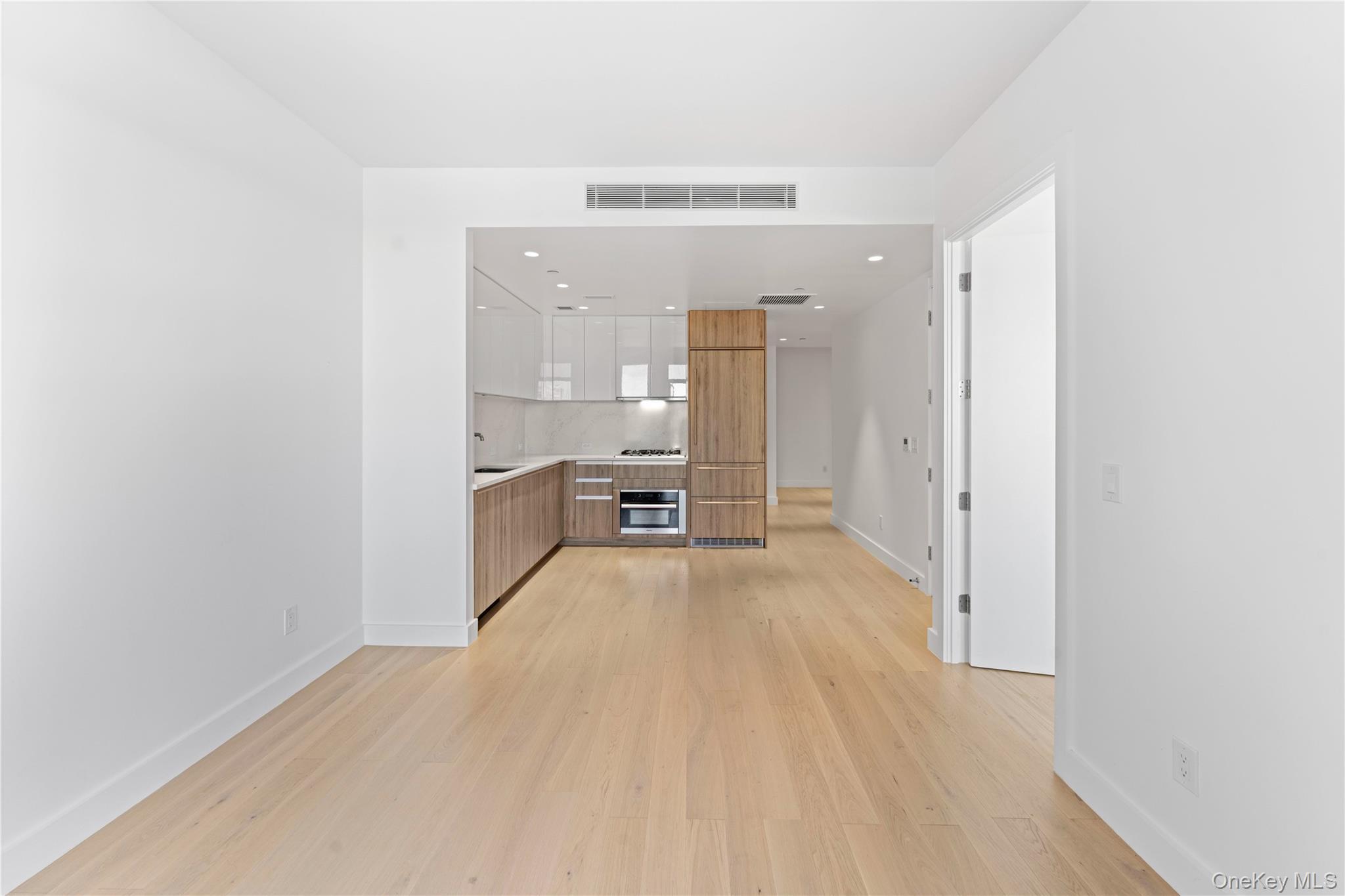 Condo Maple  Queens, NY 11355, MLS-981623-2