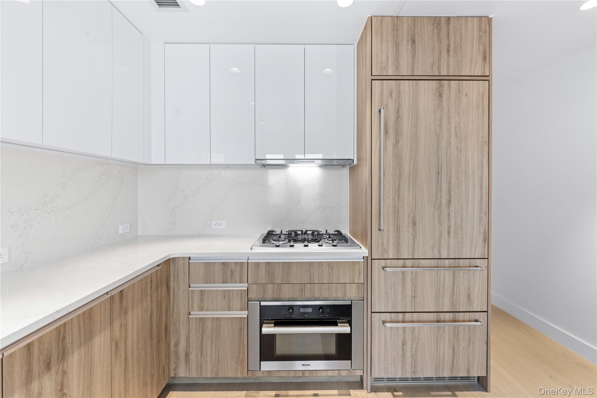 Condo Maple  Queens, NY 11355, MLS-981623-9