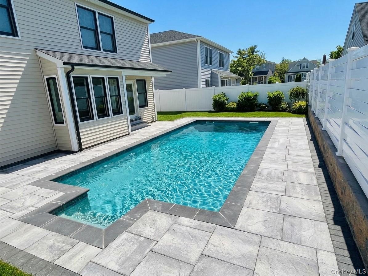 Single Family Bergen Street  Nassau County, NY 11710, MLS-981647-13