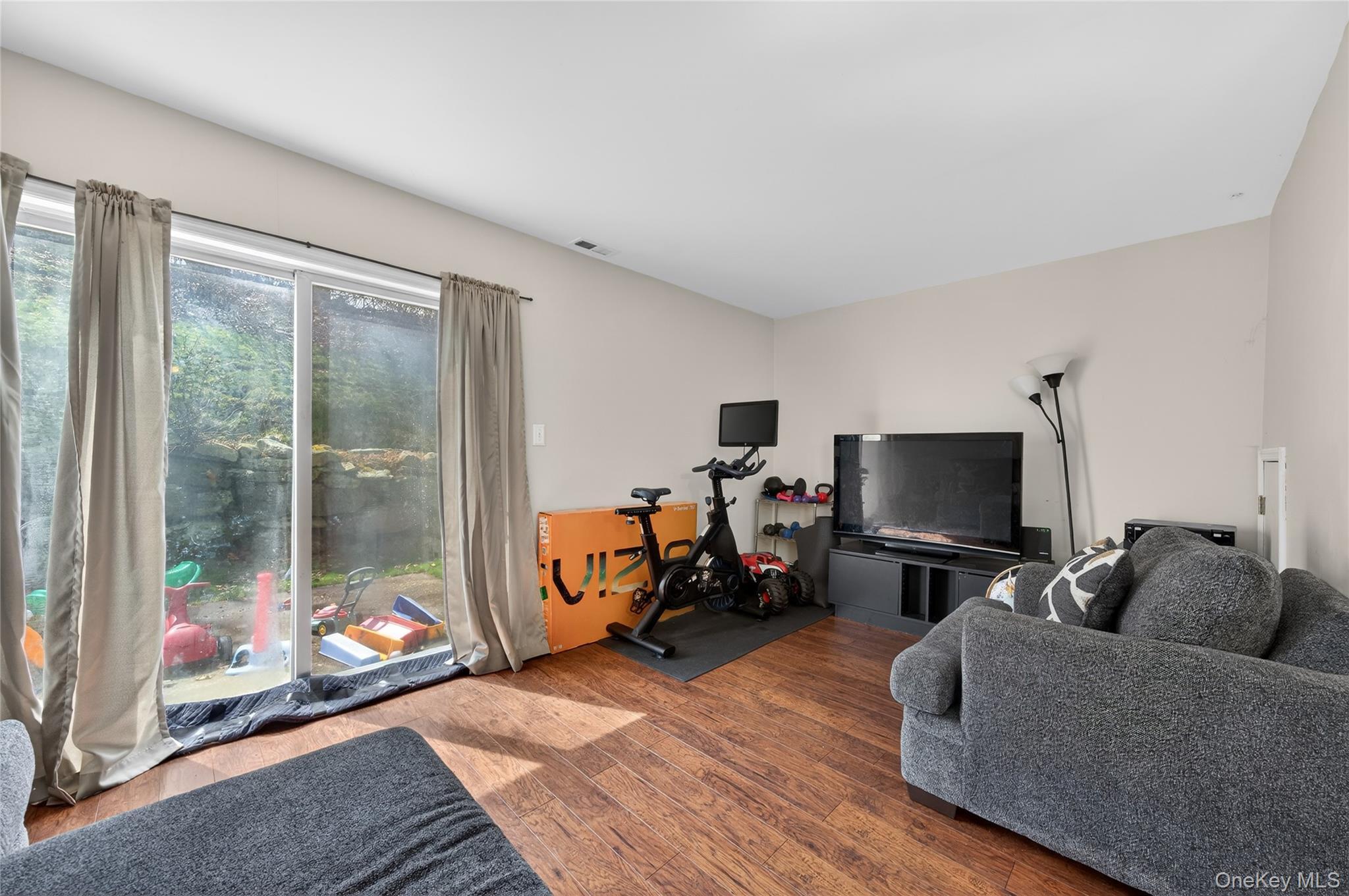 Condo Lois  Orange County, NY 10950, MLS-981651-6