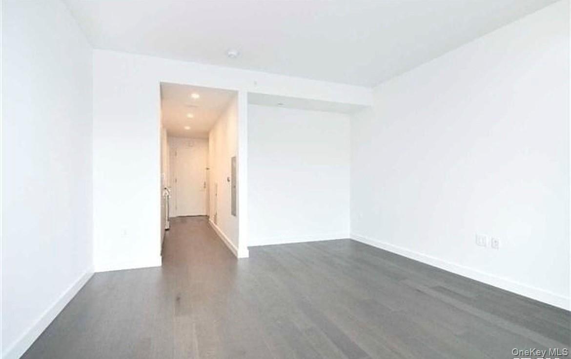 Condo 40th  Queens, NY 11354, MLS-981662-2