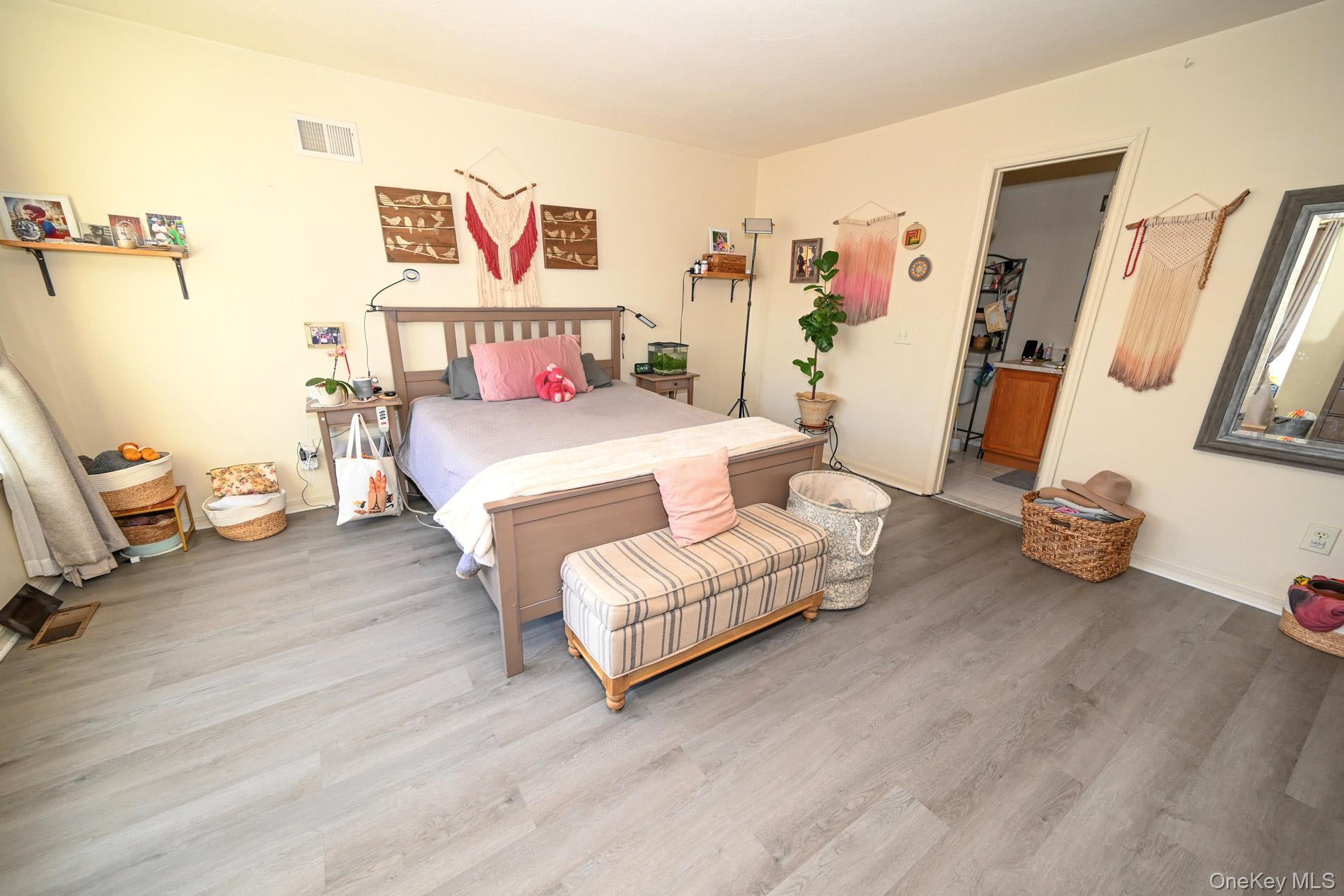 Single Family Aquatic Queens, NY 11692, MLS-981664-10