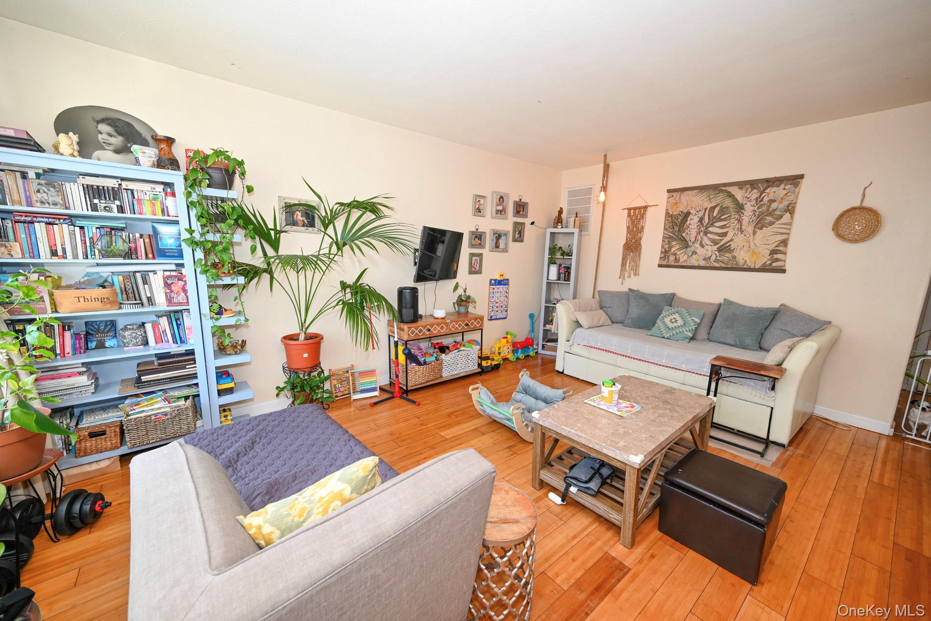 Single Family Aquatic Queens, NY 11692, MLS-981664-3