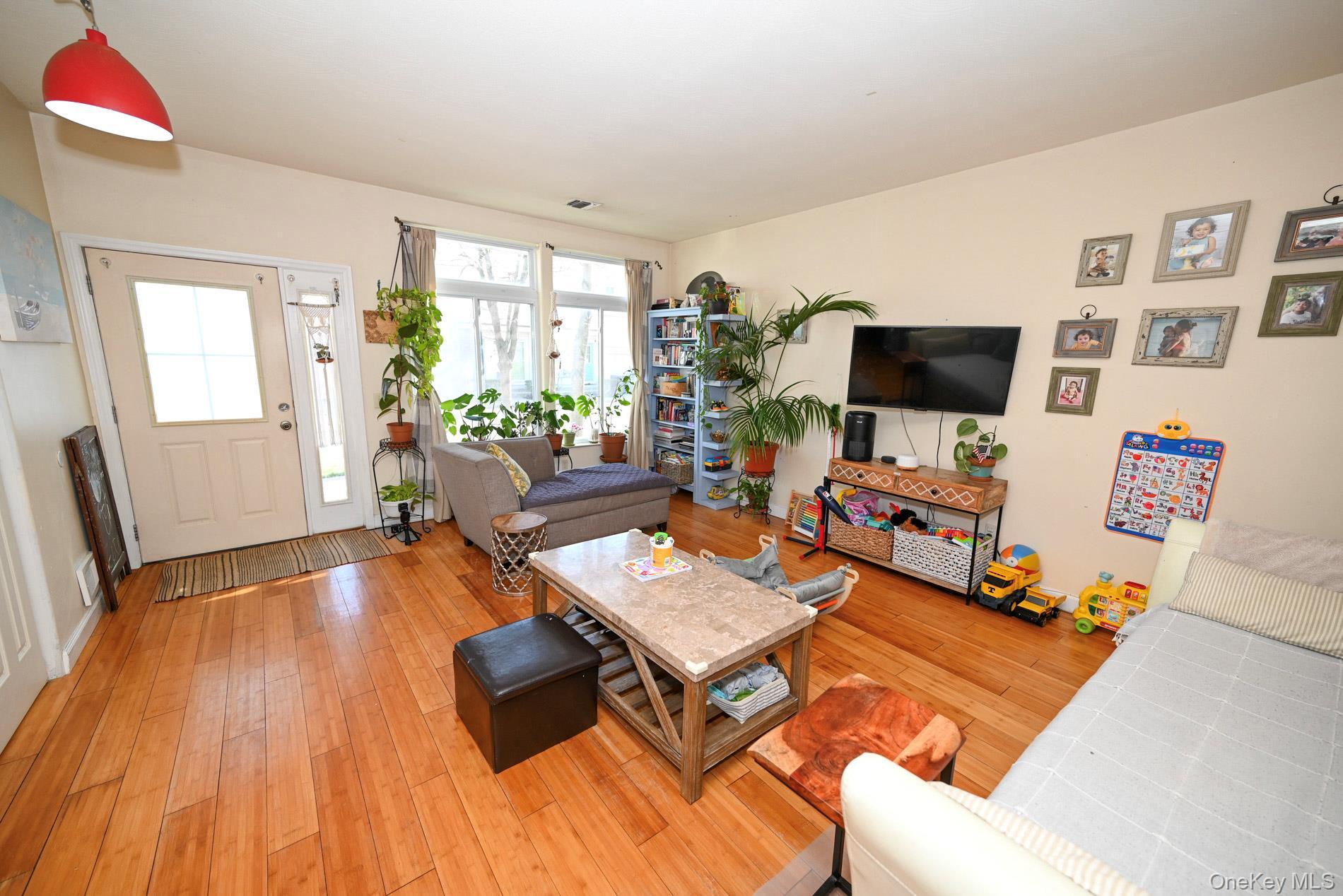 Single Family Aquatic Queens, NY 11692, MLS-981664-4