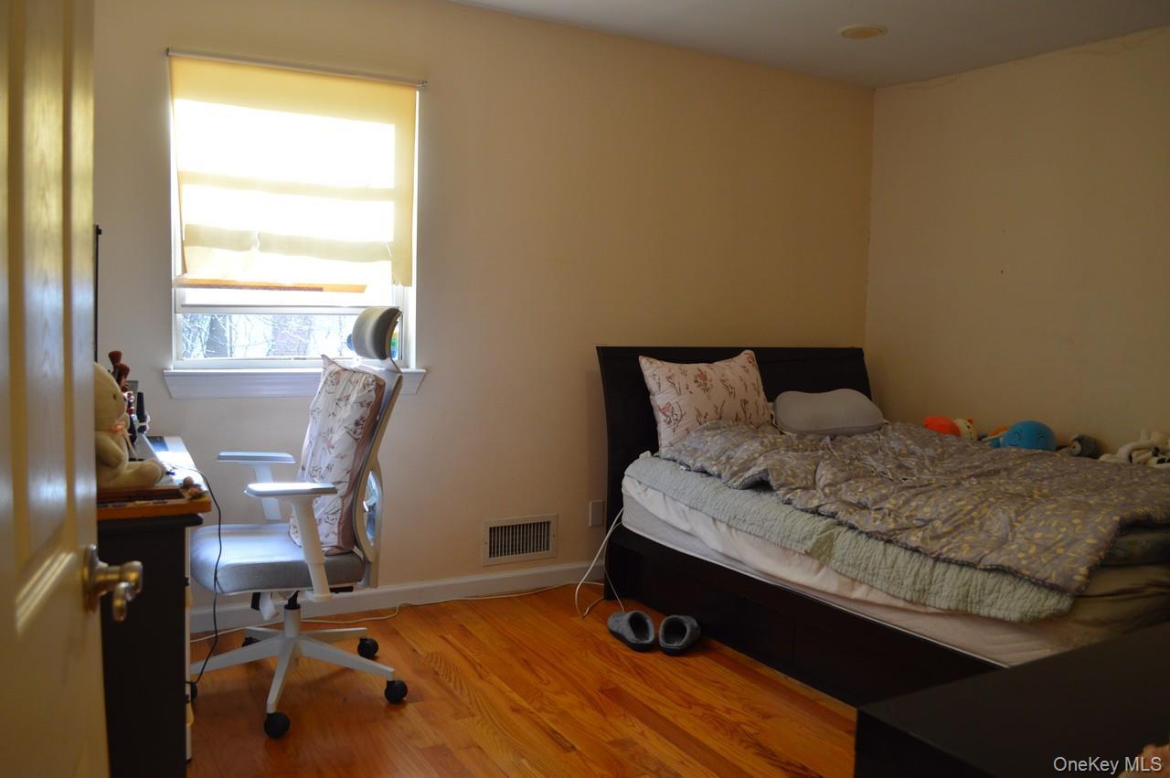 Single Family 209th Street  Queens, NY 11360, MLS-981665-11