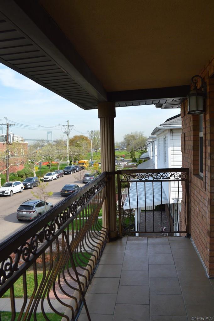 Single Family 209th Street  Queens, NY 11360, MLS-981665-21