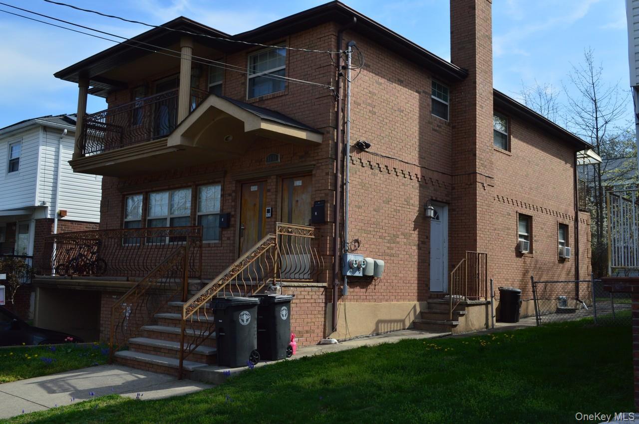 Single Family 209th Street  Queens, NY 11360, MLS-981665-22