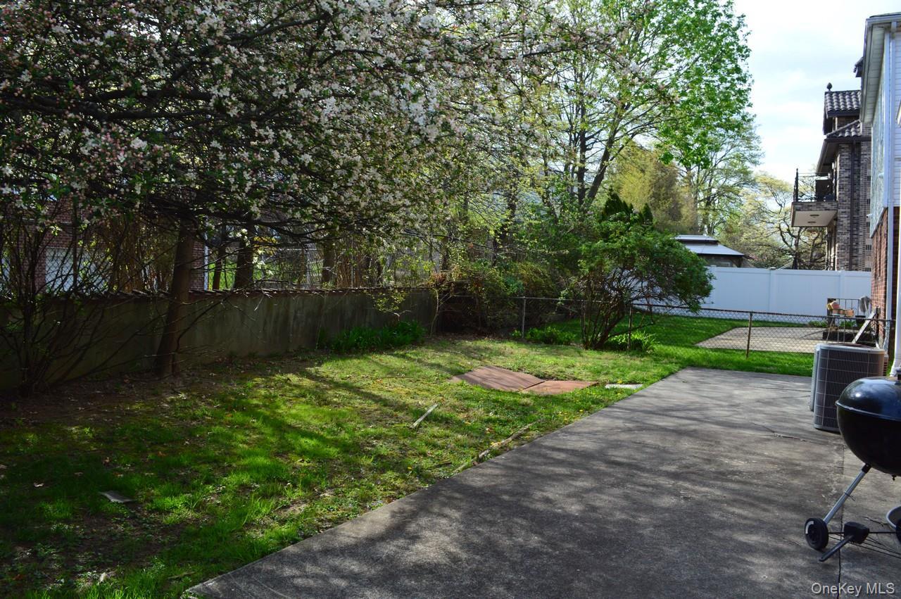 Single Family 209th Street  Queens, NY 11360, MLS-981665-24