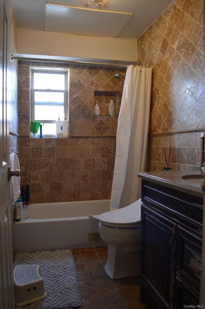 Single Family 209th Street  Queens, NY 11360, MLS-981665-7
