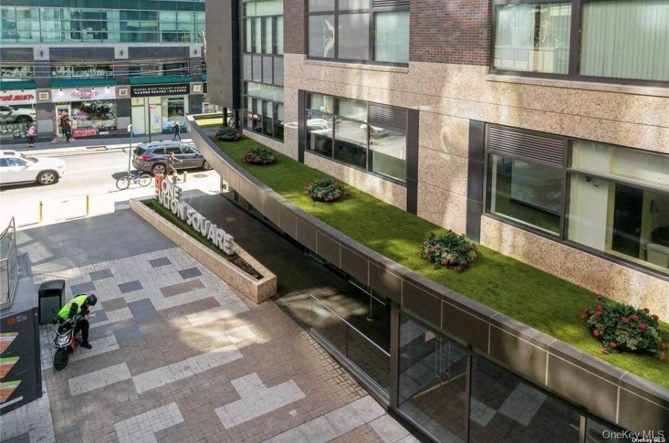 Condo Prince  Queens, NY 11354, MLS-981669-4