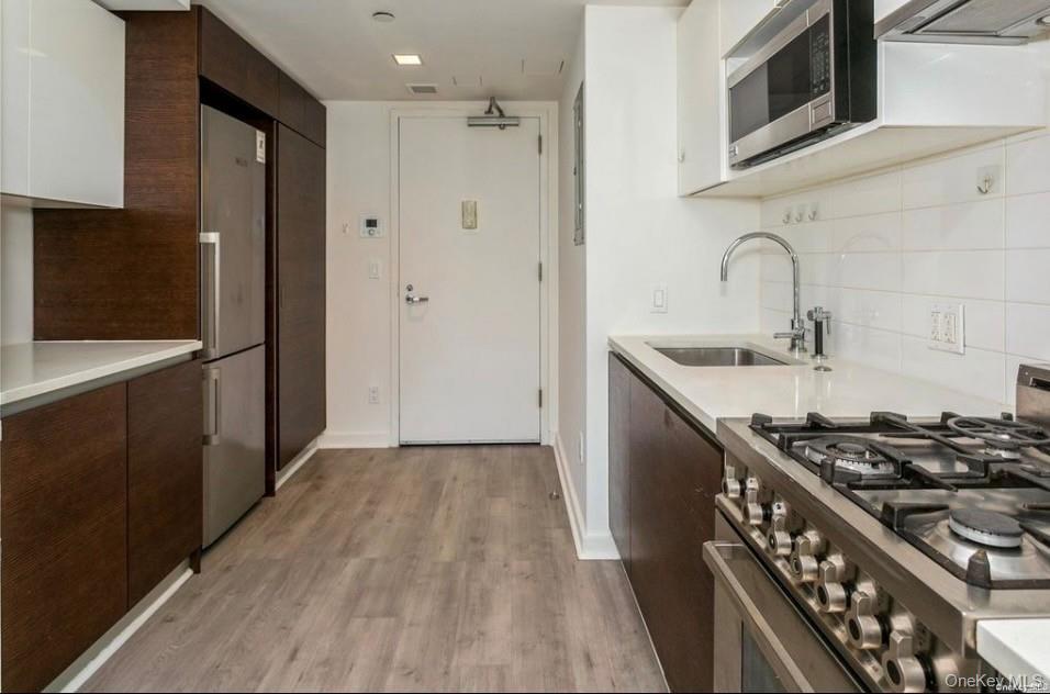 Condo Prince  Queens, NY 11354, MLS-981669-9