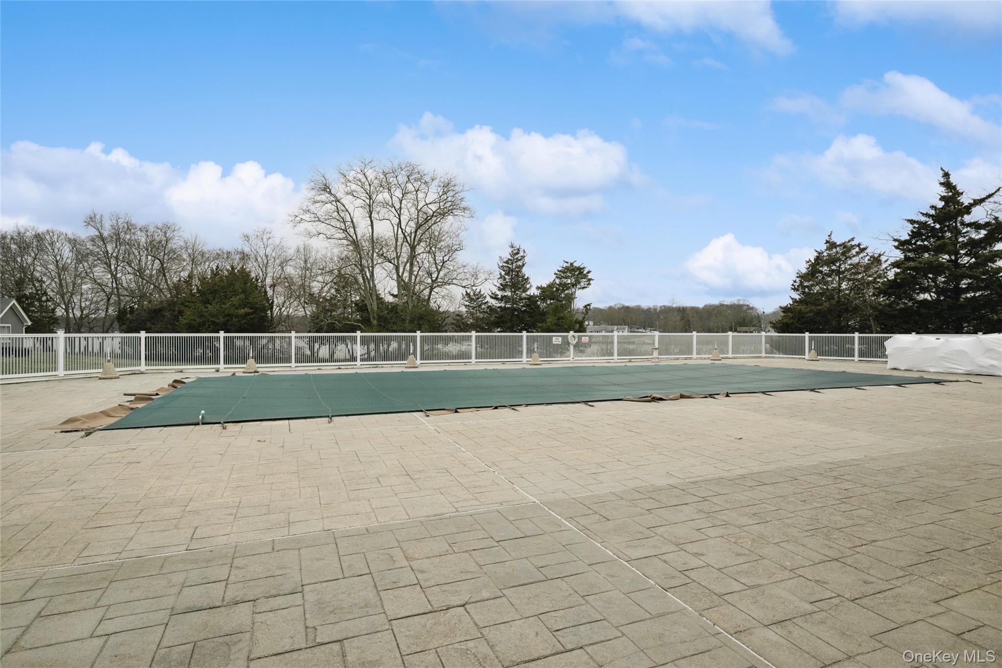 Condo Highland  Suffolk County, NY 11955, MLS-981684-27