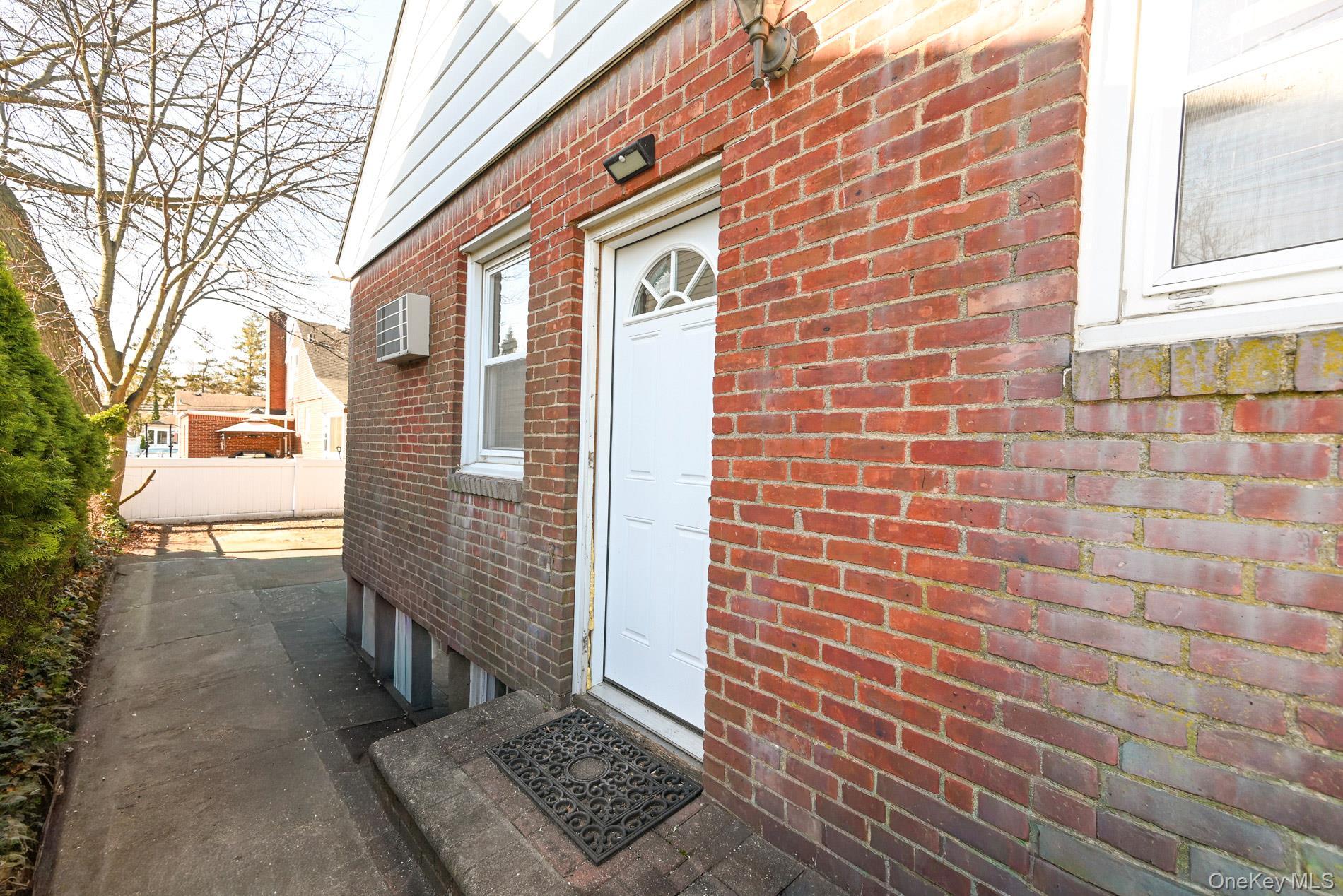 Single Family Hendrickson  Nassau County, NY 11580, MLS-981717-20