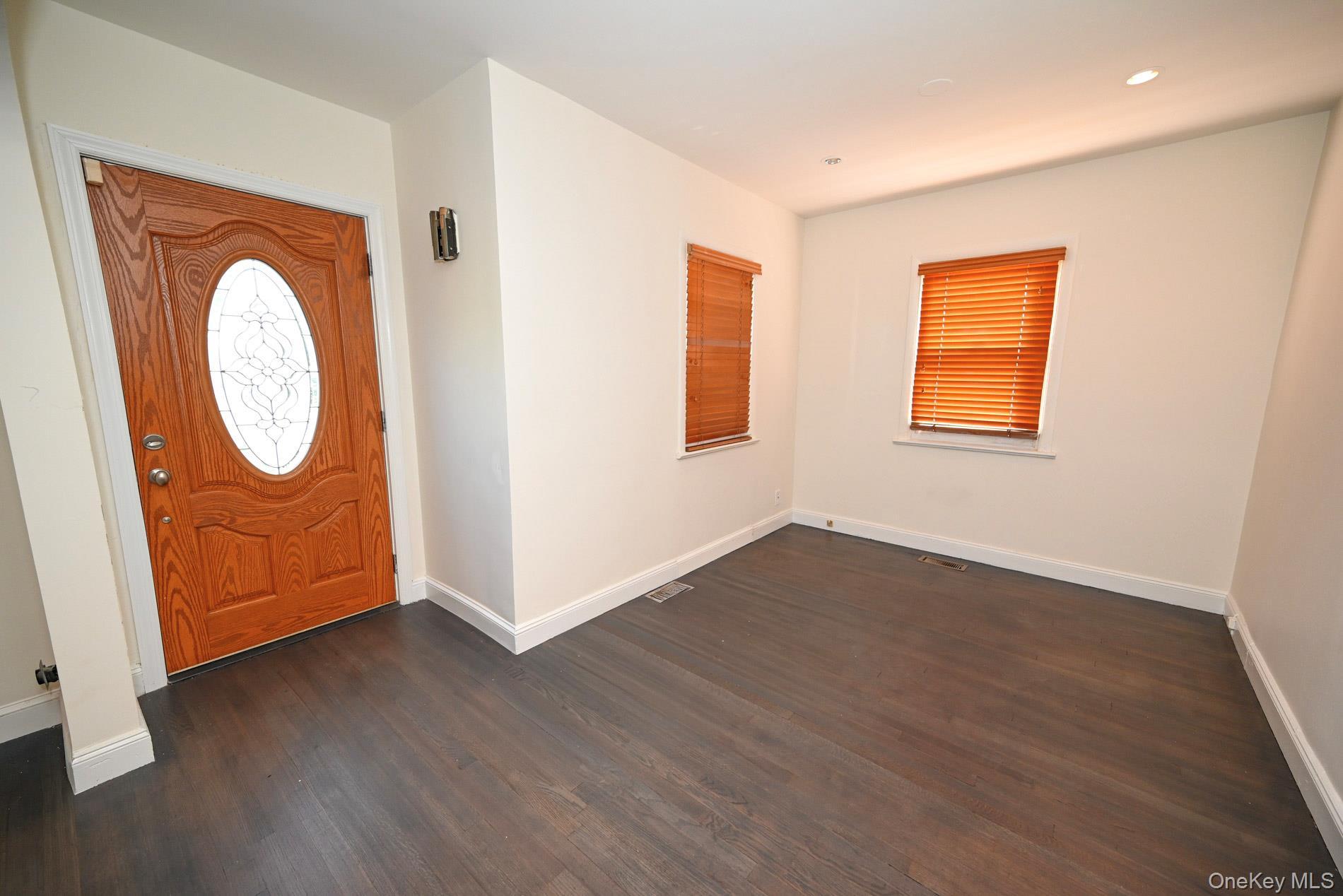 Single Family Hendrickson  Nassau County, NY 11580, MLS-981717-3