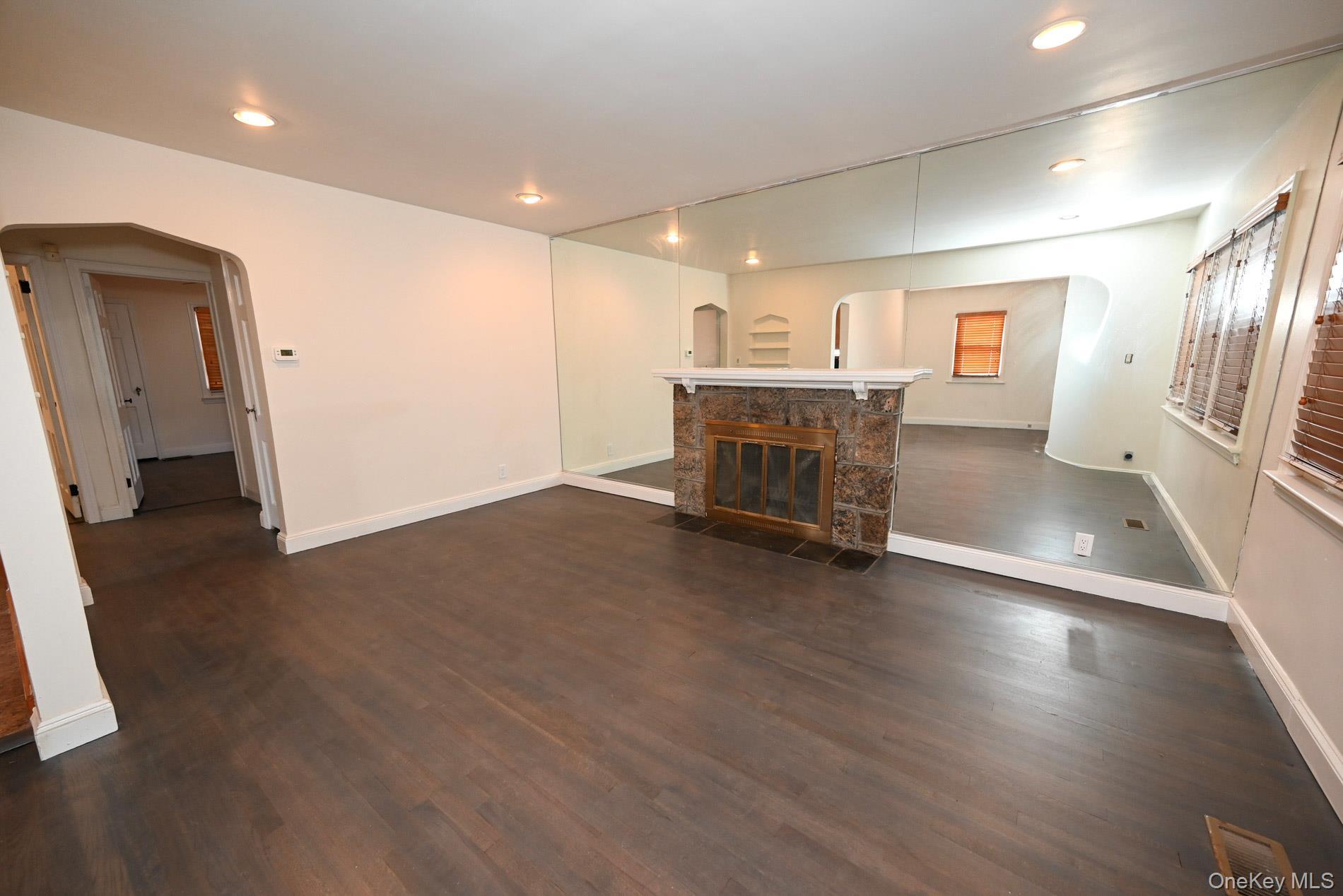 Single Family Hendrickson  Nassau County, NY 11580, MLS-981717-4