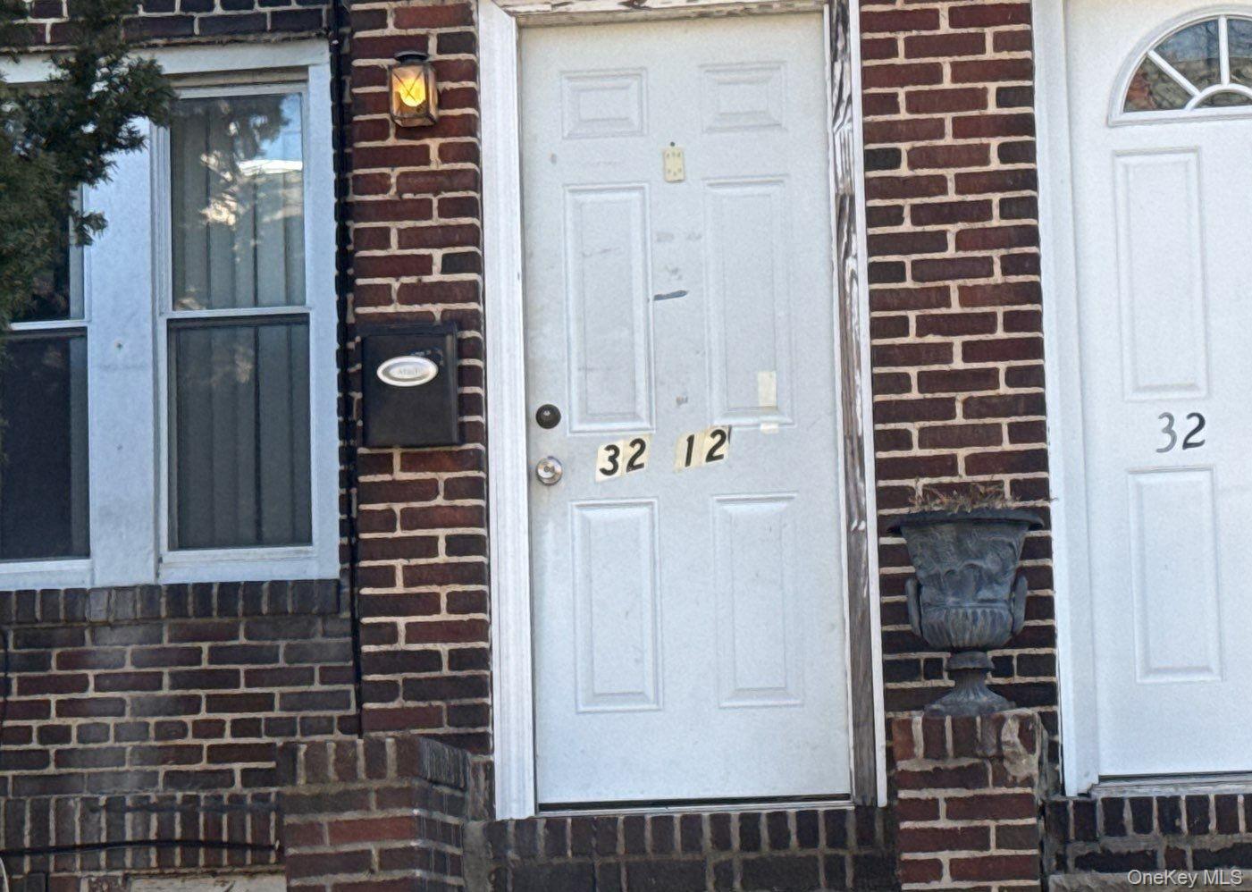 Single Family Baywater  Queens, NY 11691, MLS-981736-3