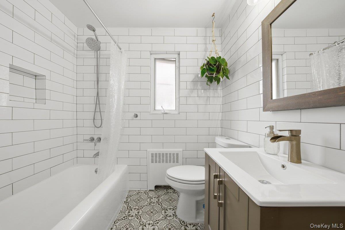 Single Family Woodlawn  Westchester County, NY 10704, MLS-981752-14