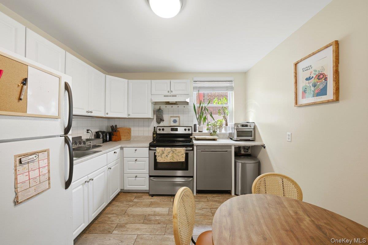 Single Family Woodlawn  Westchester County, NY 10704, MLS-981752-31