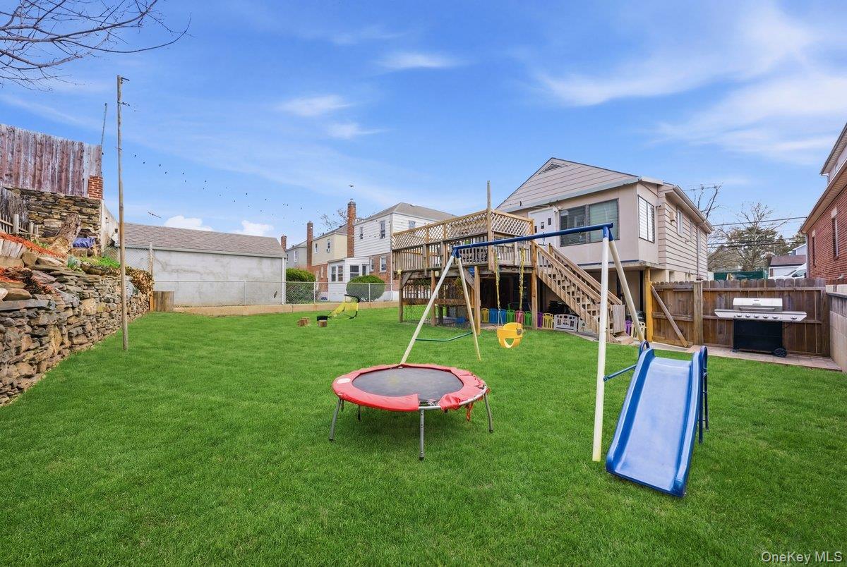 Single Family Woodlawn  Westchester County, NY 10704, MLS-981752-37