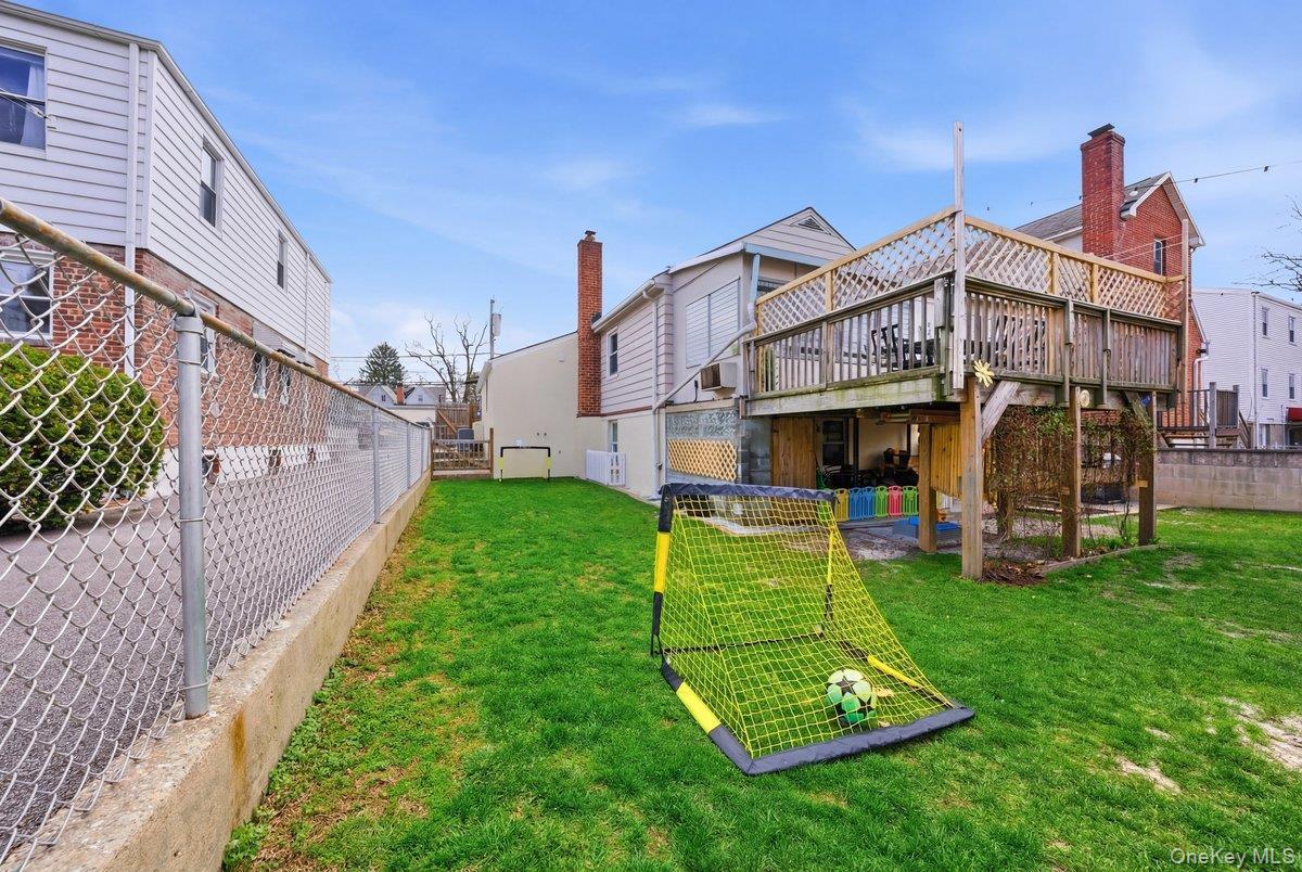 Single Family Woodlawn  Westchester County, NY 10704, MLS-981752-39