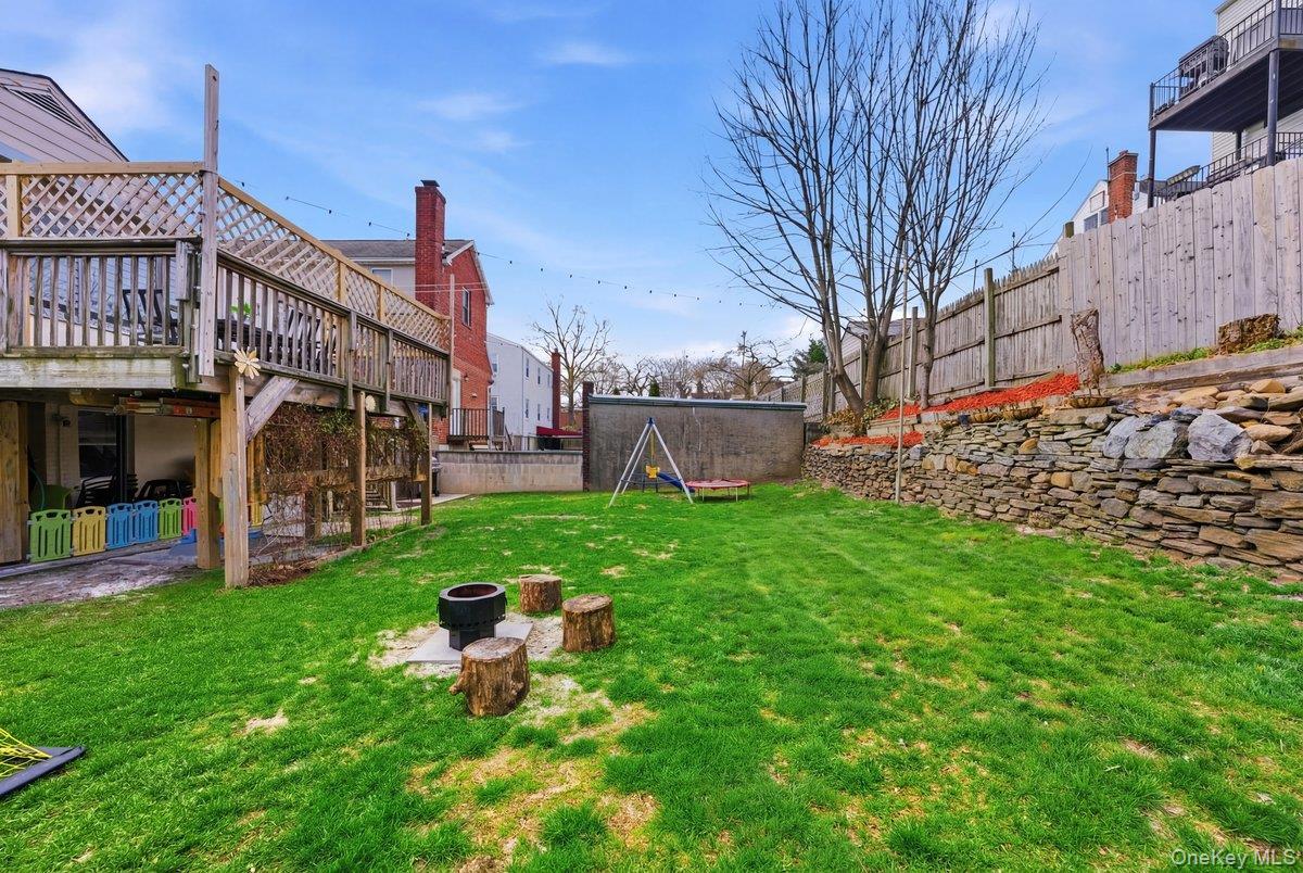 Single Family Woodlawn  Westchester County, NY 10704, MLS-981752-40