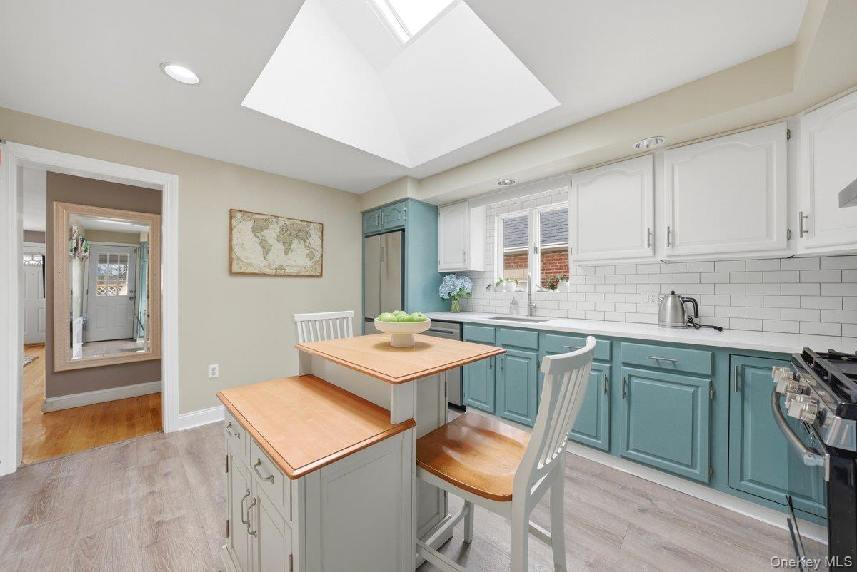Single Family Woodlawn  Westchester County, NY 10704, MLS-981752-6