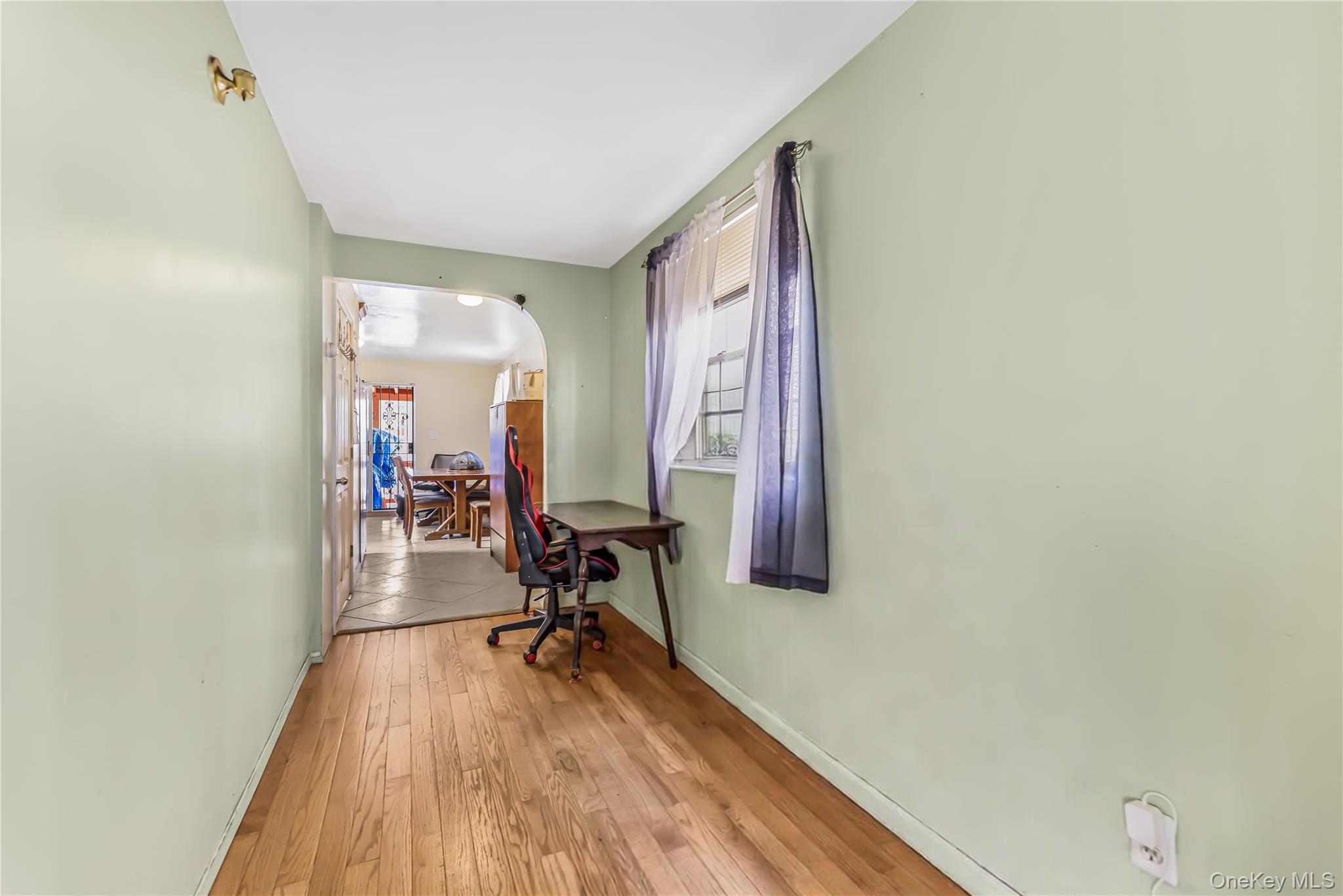 Single Family Woodhull Avenue Bronx, NY 10469, MLS-981765-15