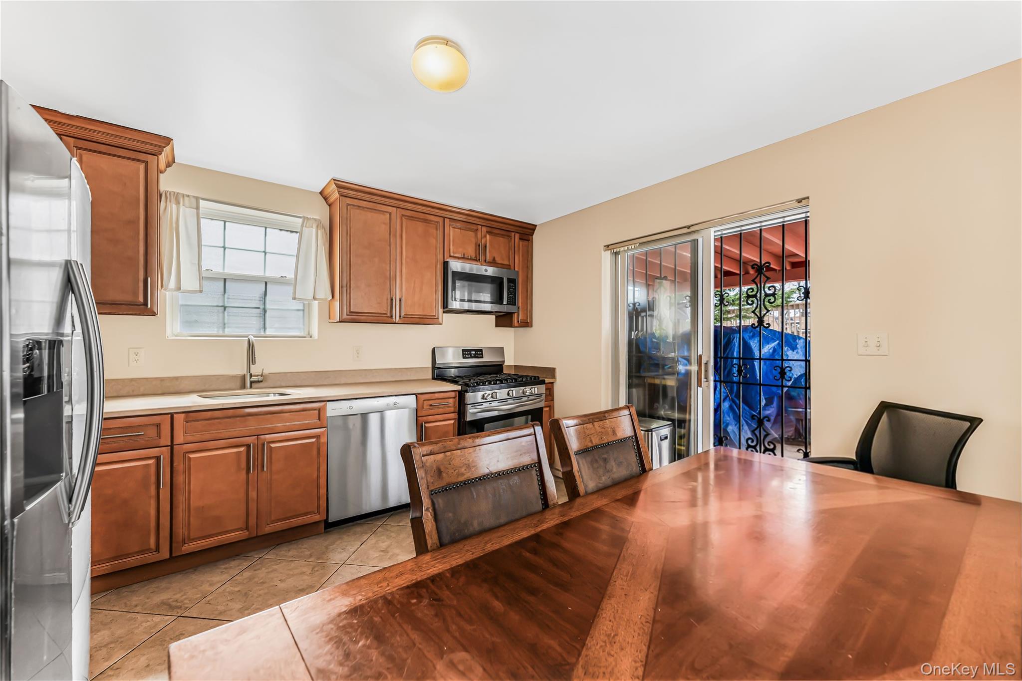 Single Family Woodhull Avenue Bronx, NY 10469, MLS-981765-20
