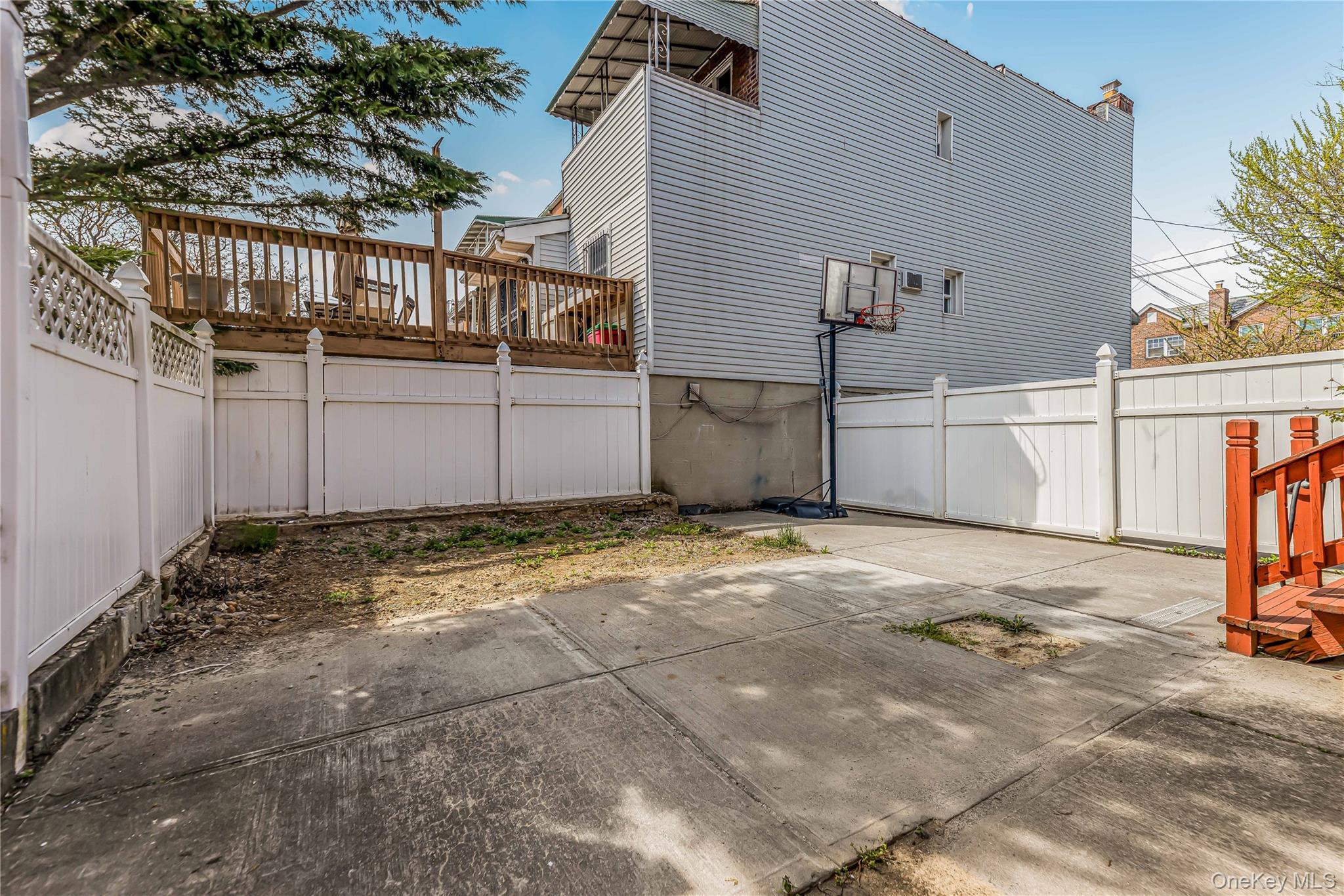 Single Family Woodhull Avenue Bronx, NY 10469, MLS-981765-22