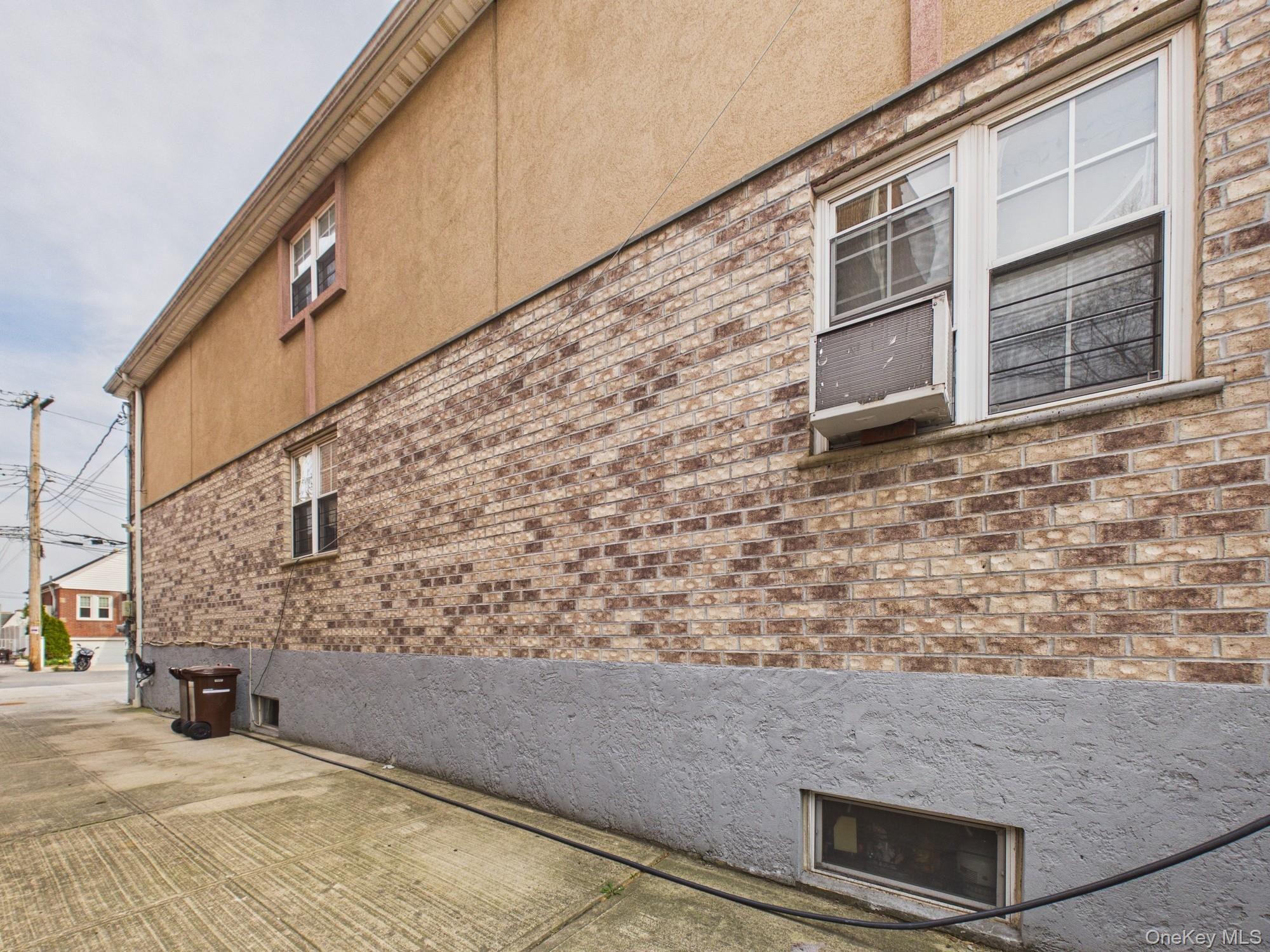Single Family Woodhull Avenue Bronx, NY 10469, MLS-981765-6