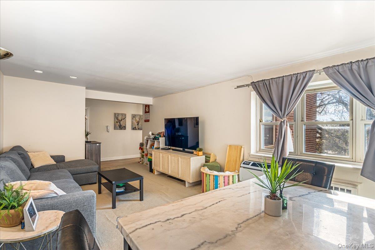 Coop Melbourne  Queens, NY 11367, MLS-981778-10