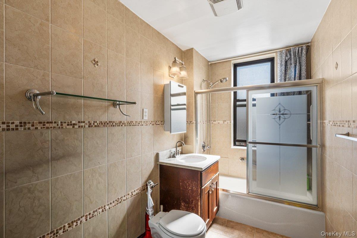 Condo Ithaca  Queens, NY 11373, MLS-981790-12